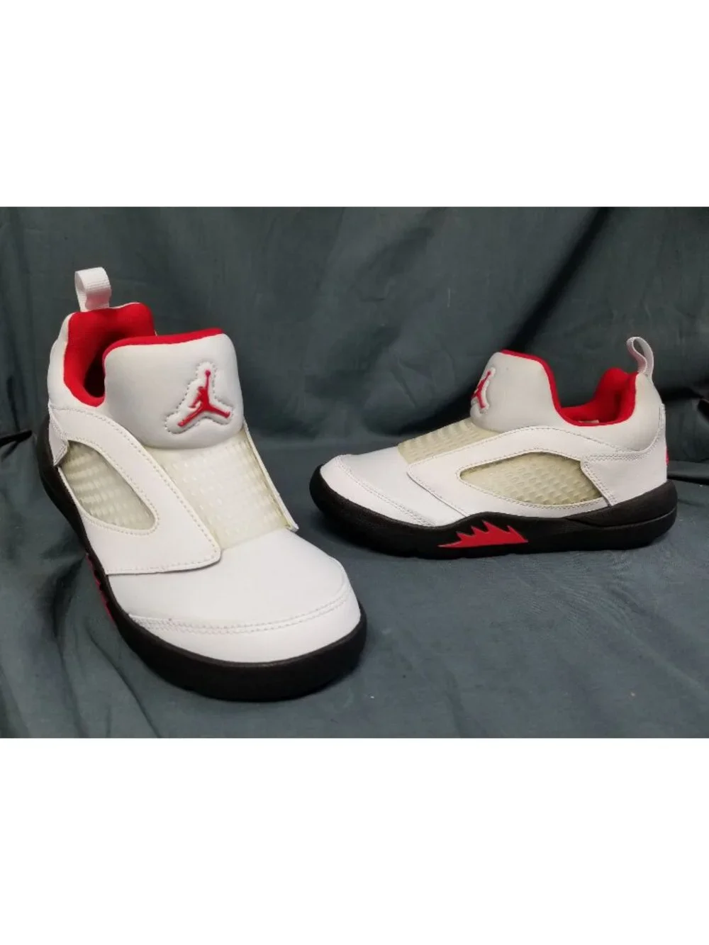 Jordan 5 Retro Little Flex (PS) White Black Red Kids Size 1Y NEW IN BOX!!